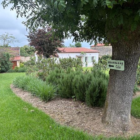 Maison De Vacances Gondrin Zewnętrze zdjęcie